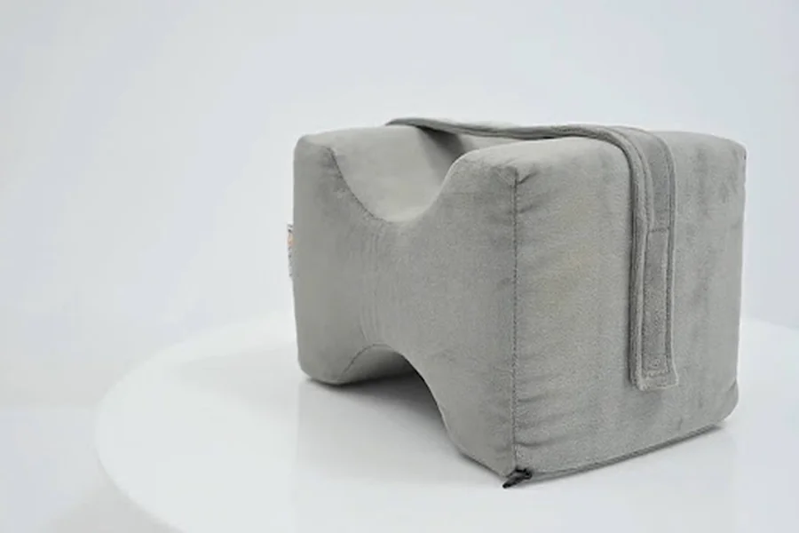 How Knee and Cervical Pillows Reduce Pressure and Improve Alignment for Seniors